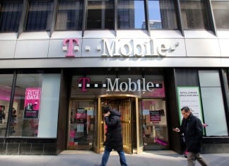 Niepewność wśród pracowników T-Mobile Polska.
