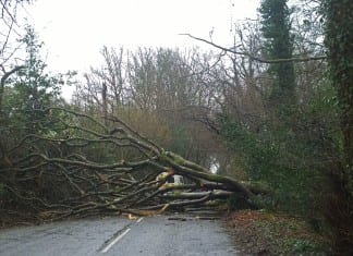 W Szkocji załamanie pogody, burze i wiatr o sile do 90 mil/h