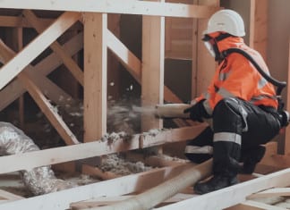 Izolacja do zadań specjalnych. Paroc prezentuje wełnę w granulacie PAROC BLT 9