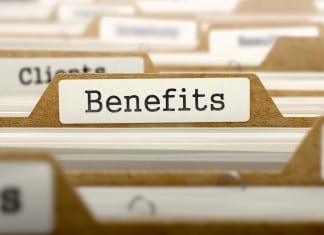 Czy zablokują benefity dla Polaków? Jest decyzja.