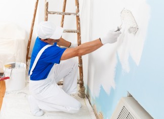 Odświeżenie białych ścian niskim kosztem