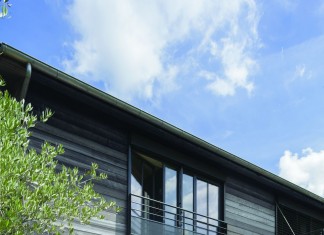 Kiedy kapryśna pogoda rujnuje nie tylko plany na weekend, czyli wszystko o lazurowaniu drewna w ogrodzie