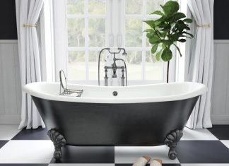 Wanna w łazience. Detal w pięknej oprawie